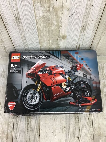 LEGO ドゥカティ パニガーレ V4 R 42107