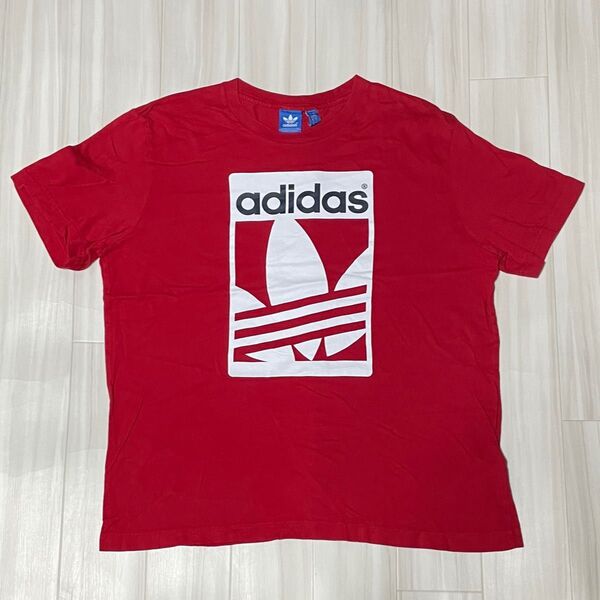 adidasビンテージTシャツUSサイズL、日本サイズXL、身幅約55、着丈約66ユーズド品洗濯済み。プリント部分綺麗です。