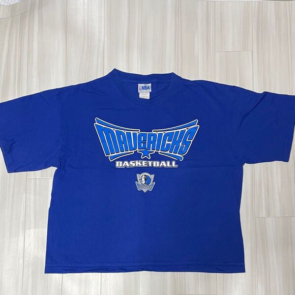 アメリカ直輸入NBA公式 ダラス・マーベリックス TシャツUSサイズL身幅約56、着丈約58ユーズド品洗濯済みです。
