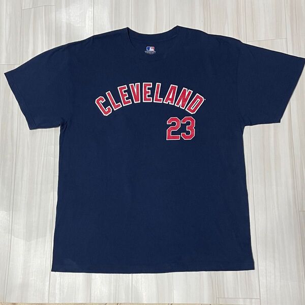 MLBクリーブランド・インディアンスTシャツUSサイズL身幅約54、着丈約71ユーズド品洗濯済み。プリント部分他全体的に綺麗な美品