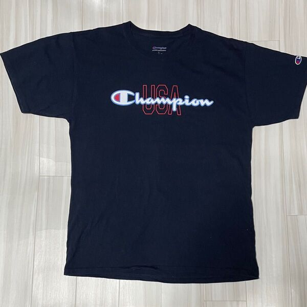 ChampionUSAロゴTシャツネイビーUSサイズL身幅の50、着丈約70ユーズド品洗濯済み。ロゴプリント部分他全体的に綺麗です