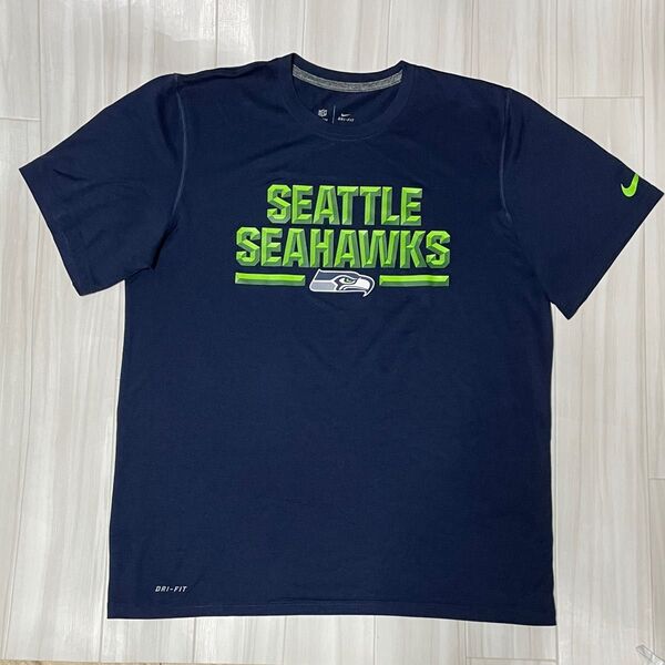 NIKEナイキNFLシアトルシーホークス Tシャツ USサイズL身幅約54、着丈約72ユーズド品洗濯済み。プリント他全体的に綺麗。