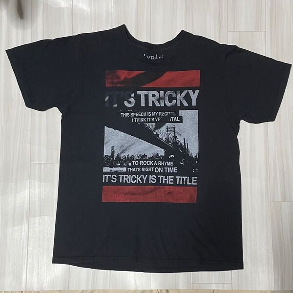 アメリカ直輸入プリントTシャツUSサイズL身幅約54、着丈約70、コットン100%ユーズド品洗濯済みです。黒Tお探しの方に。