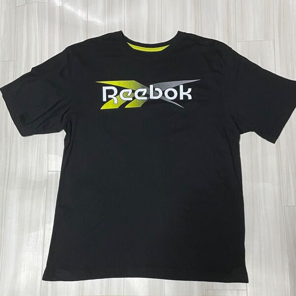 ReebokリーボックビッグロゴプリントTシャツUSサイズL身幅約53、着丈約73ユーズド品洗濯済み。プリント部分綺麗です。