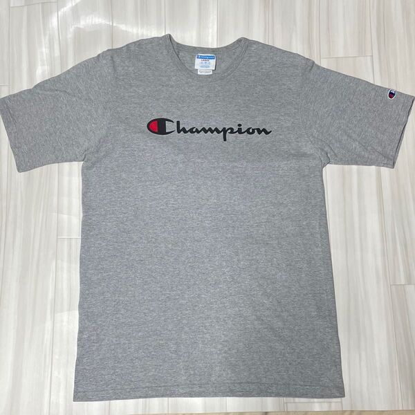 ChampionチャンピオンビッグロゴTシャツUSサイズL身幅約52、着丈約73ユーズド品洗濯済。ロゴプリント他全体的に綺麗です。
