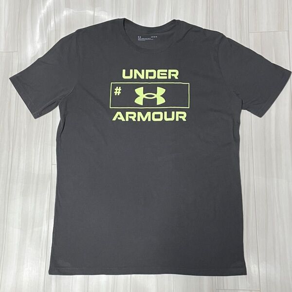 UNDER ARMOURアンダーアーマーTシャツUSサイズL身幅約51、着丈約72ユーズド品洗濯済みです。プリント部分綺麗です。