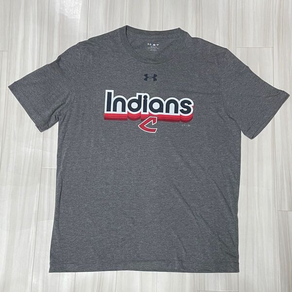 UNDER ARMOUR MLBクリーブランド・インディアンスTシャツUSサイズL身幅約53、着丈約71、ユーズド品洗濯済みです