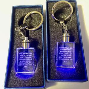 伝説の BTS光るキーホルダー BTSお洒落なロゴの3種セット 電池は付きません