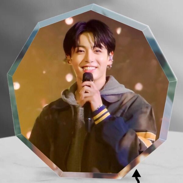 BTS jungkook ジョングク グク アクリルブロック10cm こちらは画像1枚目の出品 全8種