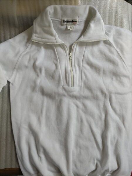 (訳あり1)未使用 半袖体操服トレーニングシャツ男女学生 150ホワイト チャック、衿付き