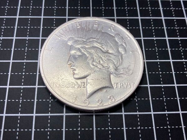 《アメリカ》ピースダラー1ドル銀貨(1923年)