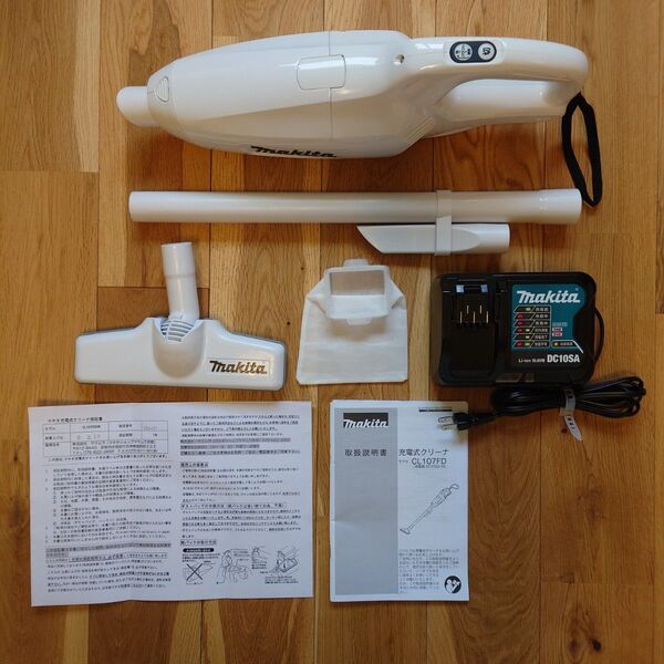 makita マキタ 充電式クリーナー CL107FD 充電器付