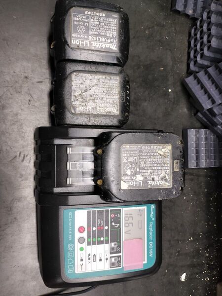 f954マキタ電動工具14,4vバッテリー