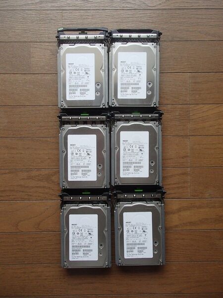 ジャンク HDD 3.5inch 300GB SAS 6台 (HUS156030LVS600)