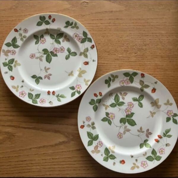 WEDGWOOD ウェッジウッド ワイルドストロベリー プレート 27cm黒壺 ディナープレート デザートプレート 食器