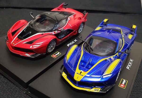 【2個セット】トミカ×burago フェラーリ FXX K 1/43 レッド&ブルー