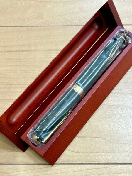 【新品・未使用品】 京セラ セラミックボールペンKCB-30 BK 天然木製ケース入