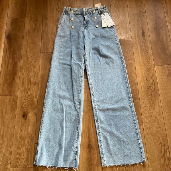 新品タグ付き ZARA ザラ ストレートデニム ジーンズ 金ボタン