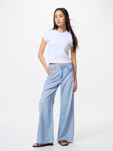 新品 UNIQLO ユニクロ ドレープワイドフレアジーンズ 26 ブルー フレアデニム フレアパンツ ロングパンツ