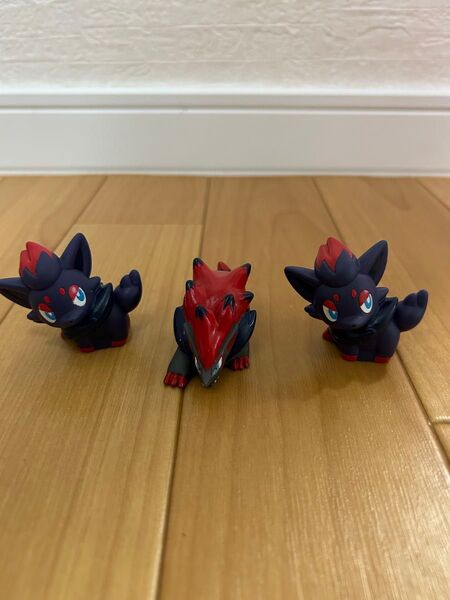 ポケモンキッズ 指人形 ゾロア2体、ゾロアーク セット 匿名発送