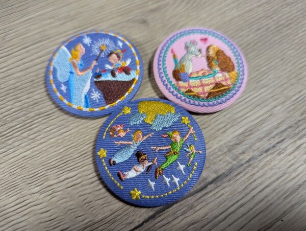 ディズニー 刺繍缶バッジ Disney 3個セット ピーターパン ピノキオ わんわん物語