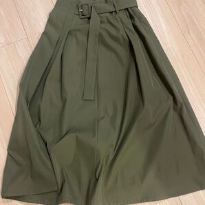 BEAMS フレアスカート カーキグリーン
