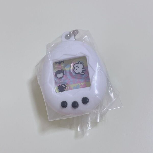 たまごっち ガチャガチャ カプセルトイ シャカシャカチャームコレクション くちぱっち 白