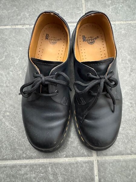 ドクターマーチン Dr.Martens 3ホール UK4 23cm