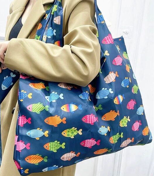 大きめのエコバッグ 折りたたみ 便利 買い物袋エコバック おしゃれ 魚柄1袋 プレゼント 大容量超軽量 収納 レジバッグ 男女兼用