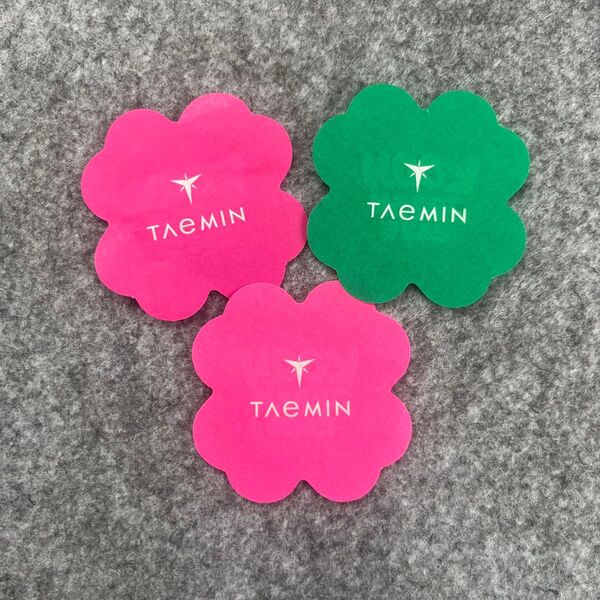 KCON 2025 紙吹雪 テミン taemin クローバー 3枚 落下物