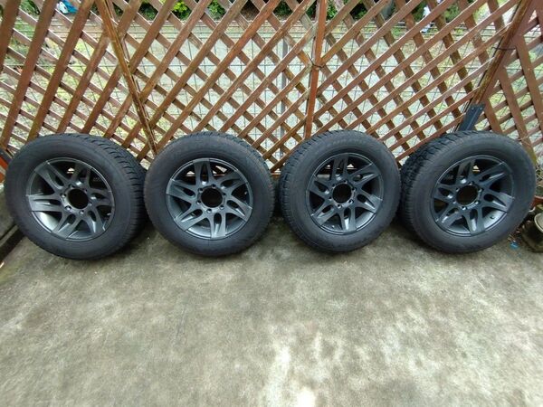 ハイエース スタッドレスタイヤ16インチ 215/65R16 Winter TRANPATH TX RAYS DAYTONA