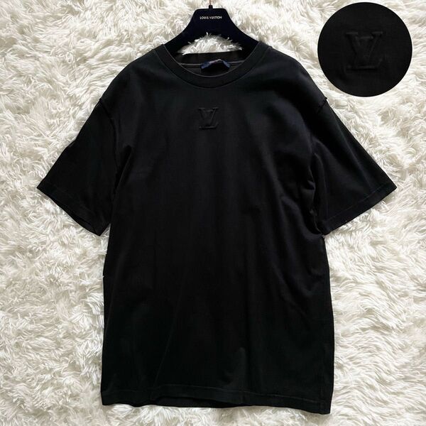 美品 現行モデル LOUIS VUITTON ルイヴィトン Tシャツ LVロゴ エンボス 大きいサイズXL ブラック 半袖