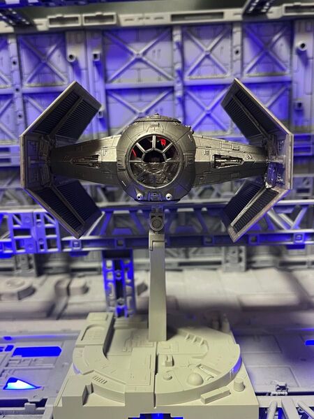 スターウォーズ タイ・アドバンストx1 1/72スケール プラモデル完成品(ジャンク品扱い)