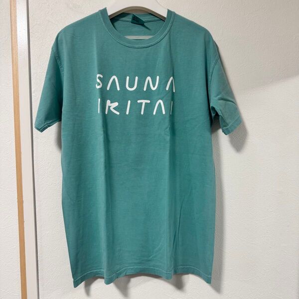 サウナイキタイ 英字ロゴTシャツ