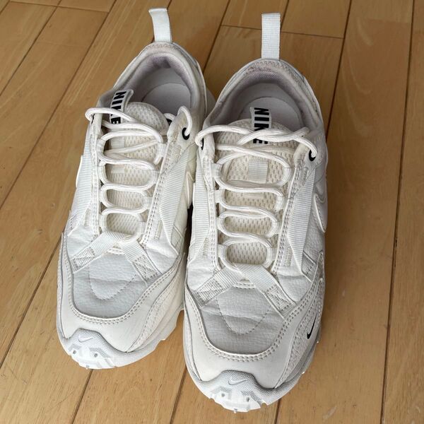 NIKE ナイキ スニーカー TC7900 22.5cm
