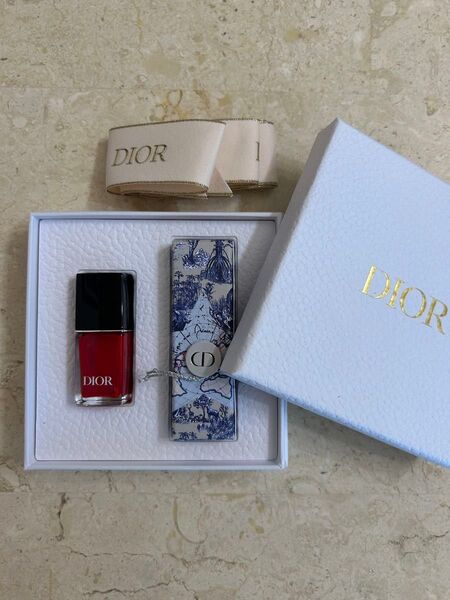 Dior ノベルティ ネイル&リップ 口紅 720V