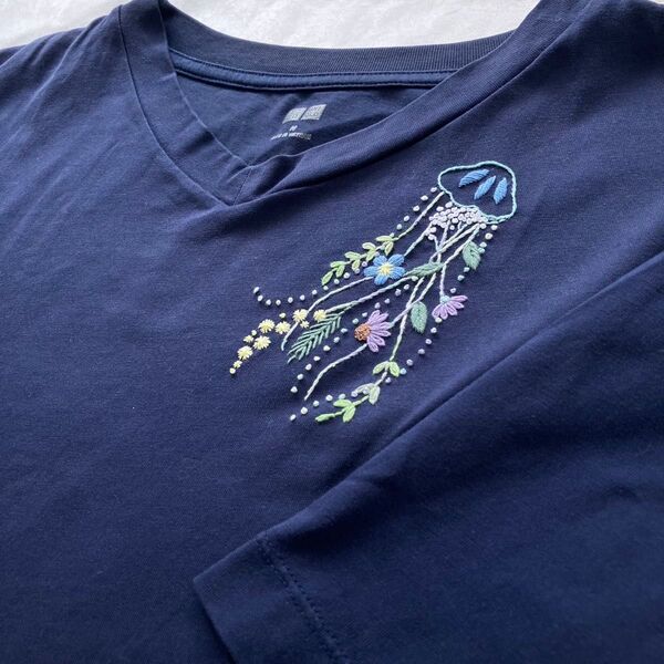 手刺繍入り 半袖Tシャツ 花クラゲ UNIQLO
