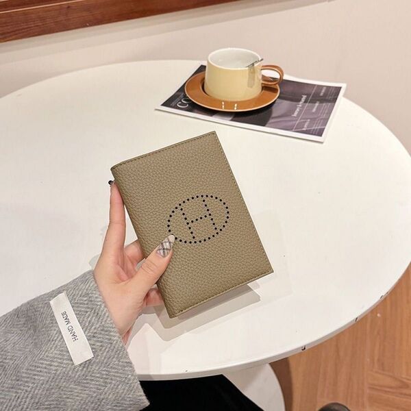 パスポート ケース 入れ ブラウン 茶