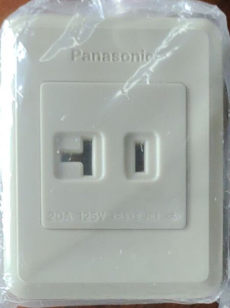 リファイン15A20A兼用コン125V WKS181 パナソニック