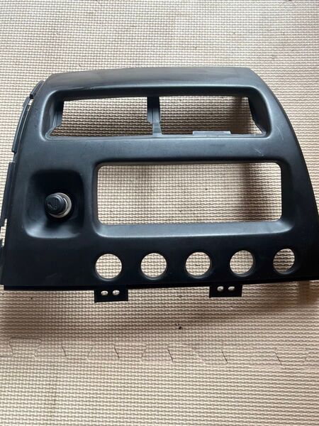 スズキ MRワゴン MF21S センターパネル オーディオパネル 黒 シガーソケット付き H-01