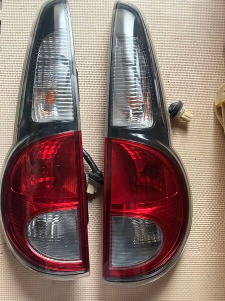 日産 モコ MG33S テールランプ 左右セット 純正パーツ H-02
