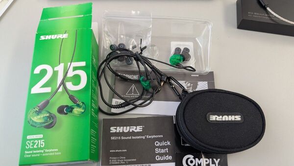 SHURE SE215 イヤホン