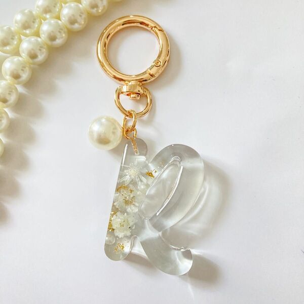 【No.153】イニシャルチャーム R イニシャルキーホルダー レジンキーホルダー 推し活 ハンドメイド