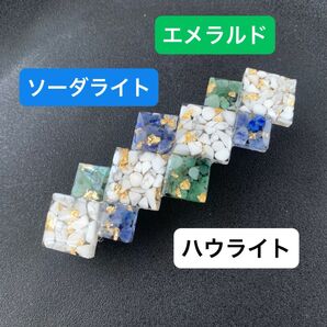 バレッタ ハンドメイド ハウライト エメラルド ソーダライト さざれ石 天然石 金属箔 レジン