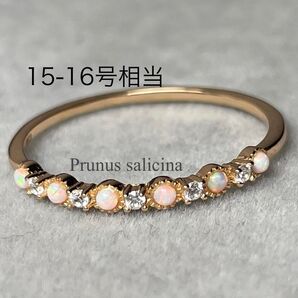 小ぶりオパールの細身シルエットのリング 指輪 重ね付け 変色 シンプル