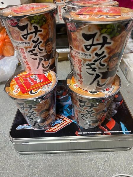 日清食品 ヒカキン プレミアム 濃厚味噌ラーメン 8個セット