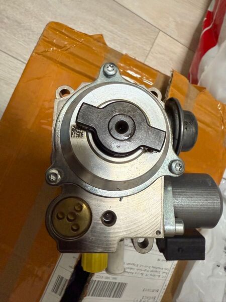 BMW MINI ミニ 後期 R56 SV16 で使用 高圧ポンプ 使用距離僅か500km R55 ZG16