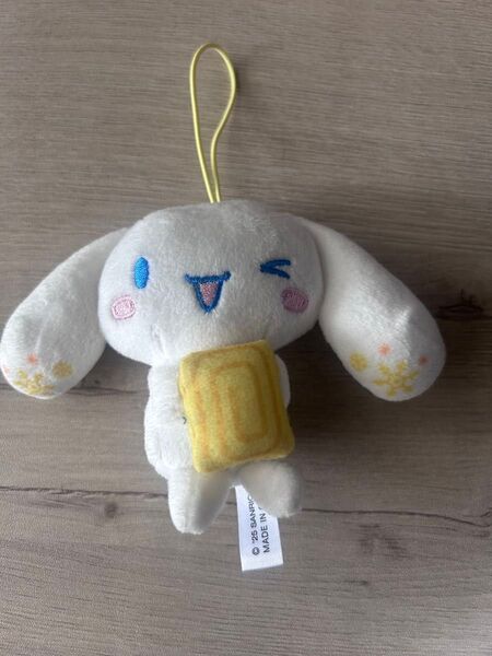 スシローシナモンロールコラボ サンリオキャラクターズ マスコット ぬいぐるみ