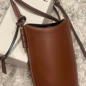 ロエベ LOEWE ゲートポケット タン(茶) 本革