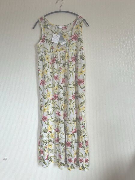 ディズニー ロングワンピース 花柄 リゾート ノースリーブ 新品